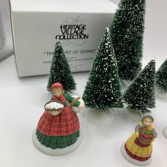 Department 56 Heritage Village Series Vintage Spirit of Giving - Picture 2 of 6